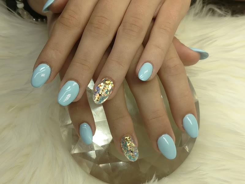 Gel manicure with smooth glossy finish